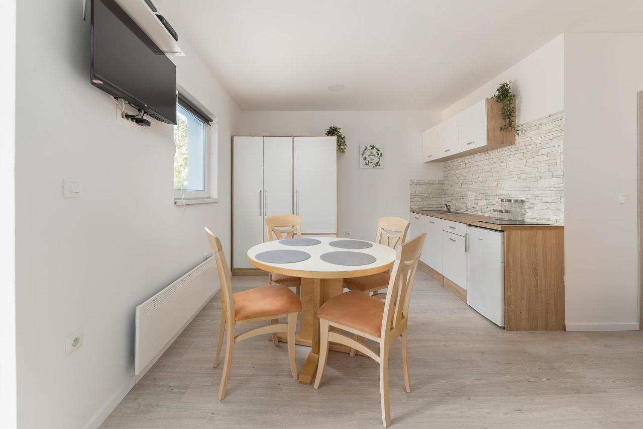 Apartma Berni *