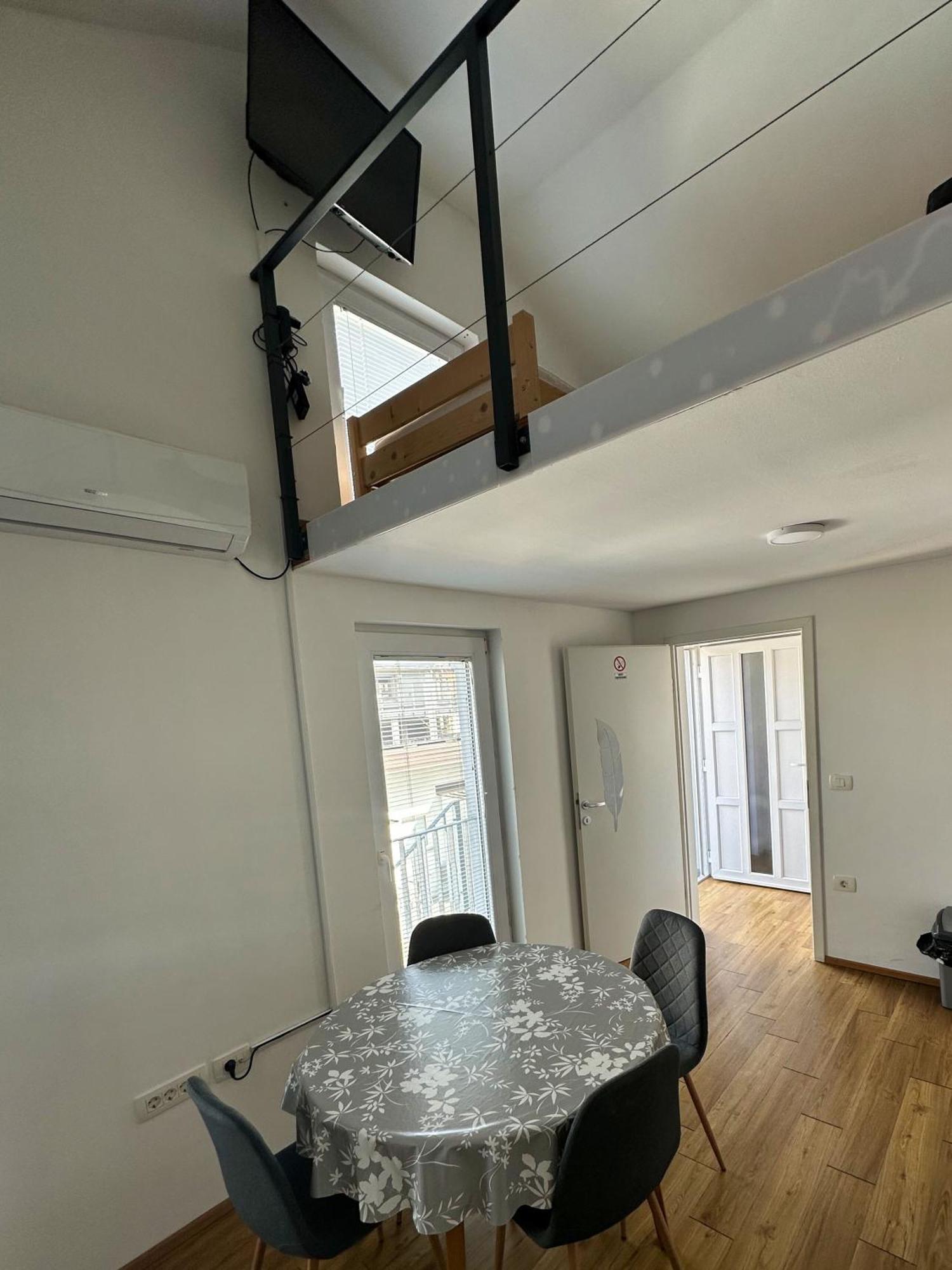 Apartma Berni *
